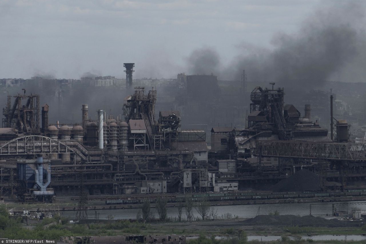 Wojna w Ukrainie. Pułk Azow wciąż walczy. "Nadal wypierają wroga" [RELACJA NA ŻYWO]