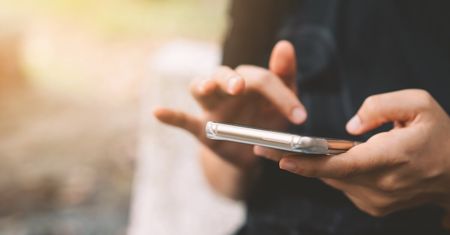 Straciła na kryptowalutach. 60-latkę okradziono na ponad 100 000 zł, bo uwierzyła w szybki zysk