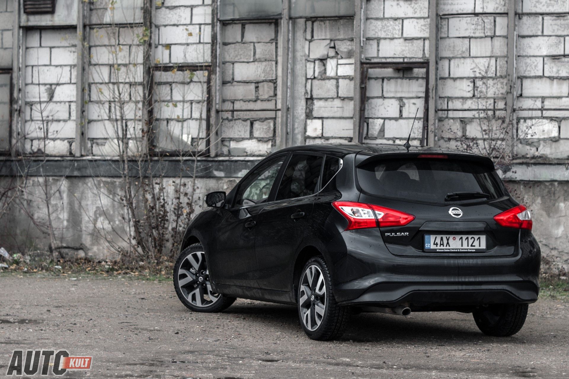 Nissan Pulsar DIG-T mimo 190 KM mocy, wyglądem w ogóle nie zdradza swoich sportowych cech.