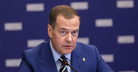 Miedwiediew grzmi po ataku dronów na Moskwę