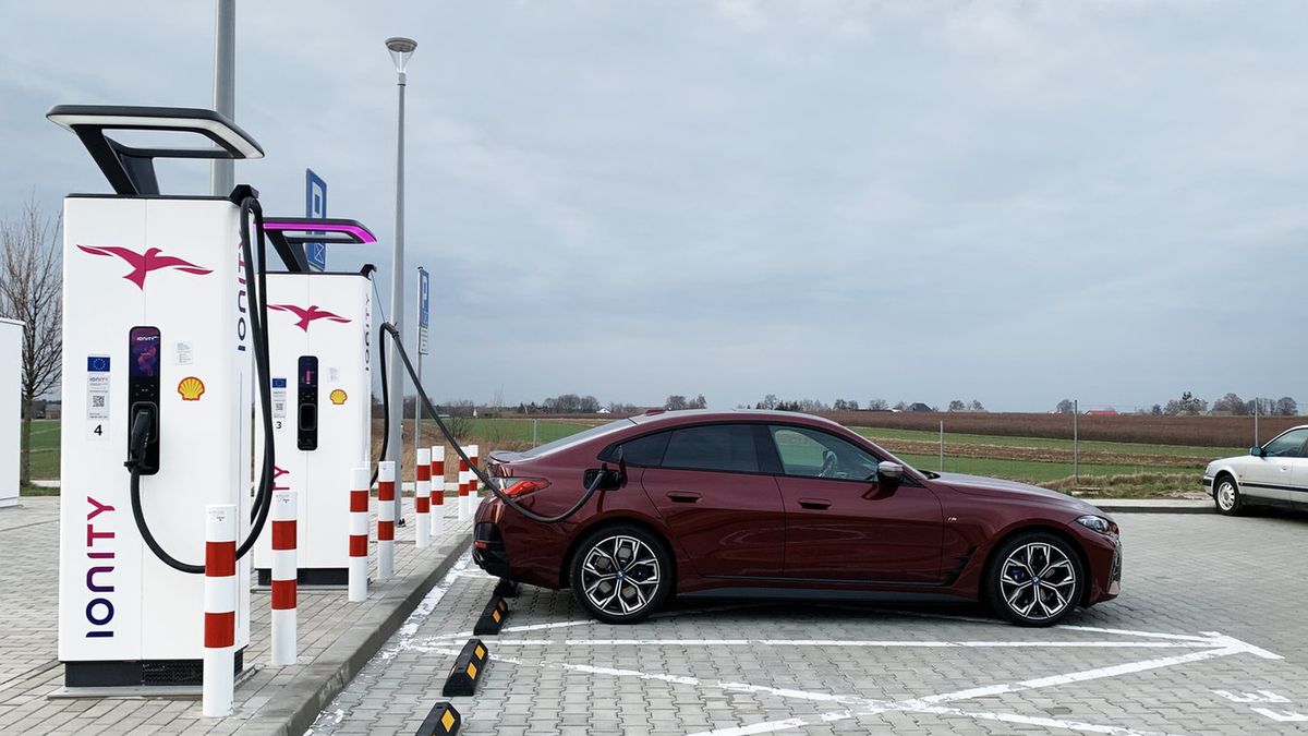 BMW już teraz oferuje klientom korzystne warunki ładowania na stacjach Ionity