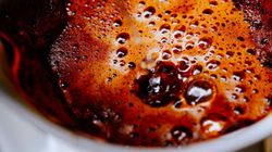 Przedawkowanie kofeiny. Co się dzieje, gdy wypijesz jej za dużo?