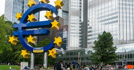 Francuski ekonomista: Polska traci na tym, że nie jest w strefie euro. "Nadszedł czas"