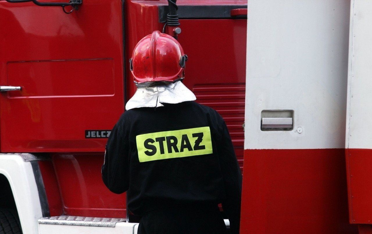 Czempiń: Pożar lokomotywy. Z pociągu ewakuowało się około 800 osób
