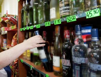 Włocławek: Nocna sprzedaż alkoholu pod oceną mieszkańców. Znamy wyniki konsultacji