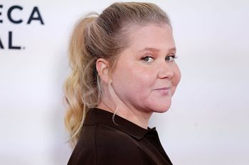 Amy Schumer schudła 23 kilogramy. Zmagała się z poważnym problemem