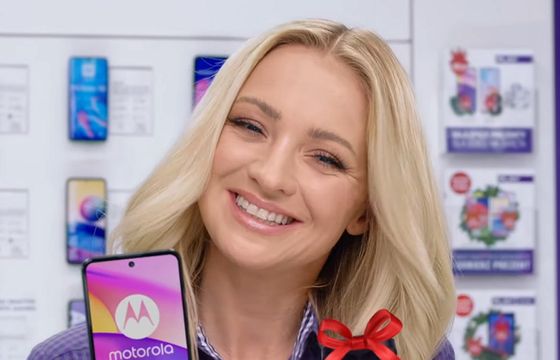 Play kontynuuje kampanię z Kurdej-Szatan, wg TVP.info podwójna rola to nagroda dla aktorki