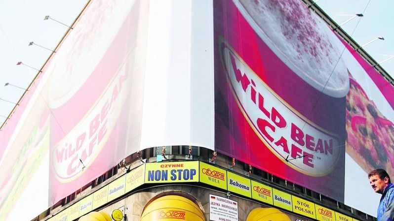 Reklamy na budynkach potęgują chaos w przestrzeni miejskiej stolicy