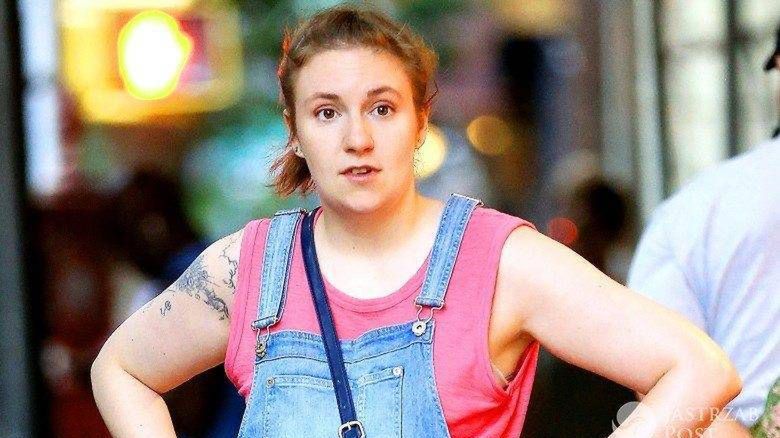 Lena Dunham na planie serialu "Dziewczyny"