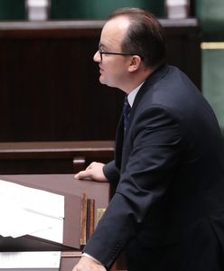 Poseł PO przeprasza za klub podczas wystąpienia RPO. Internauci: mleko się rozlało