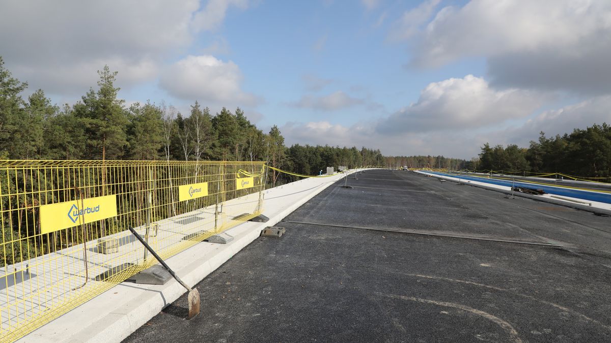 Budowa Południowej Obwodnicy Warszawy trwa. Ważny most coraz bliżej ukończenia