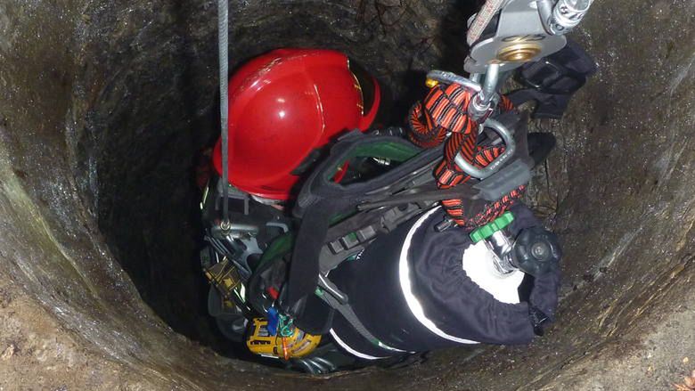 Studnia miała ponad 30 metrów głębokości