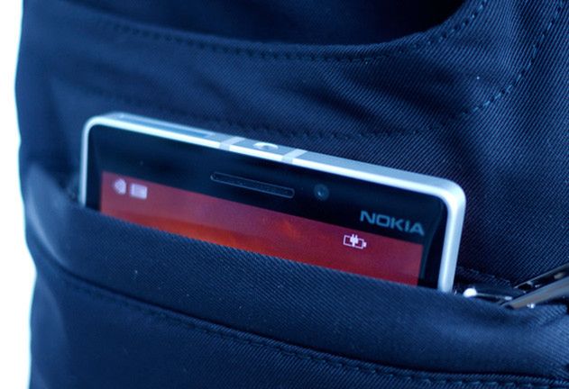 Microsoft prezentuje spodnie, które naładują telefon