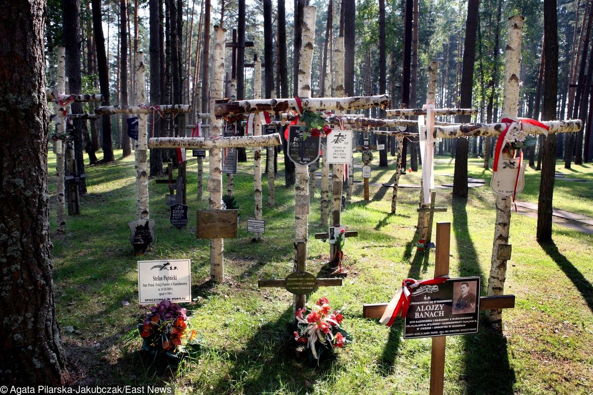Miednoje. Rosjanie chcą rozpocząć masowe ekshumacje grobów