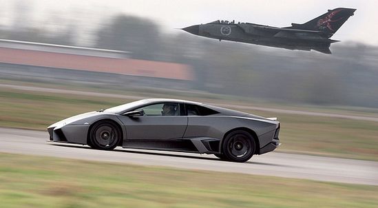 Lamborghini Reventon kontra Panavia Tornado