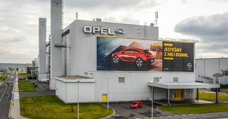 Wściekli pracownicy fabryki Opla: "Polacy potraktowani jak śmieci"