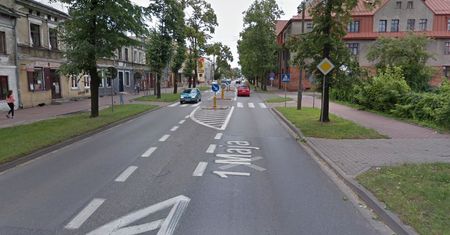 Potrącił kobietę z dziećmi na przejściu dla pieszych w Żyrardowie. Policja szuka świadków