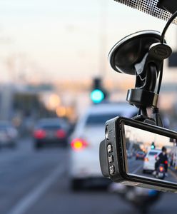 Kamery samochodowe zyskują na popularności. Rejestrują nie tylko wypadki