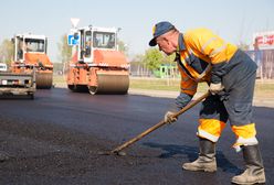 Wszystkie miasta wojewódzkie będą połączone autostradami lub ekspresówkami. Adamczyk obiecuje