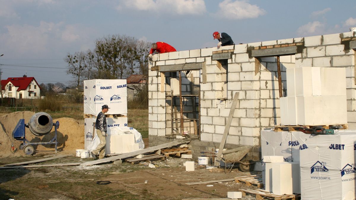 Produkcja budowlano-montażowa spadła w porównaniu z ubiegłym rokiem.