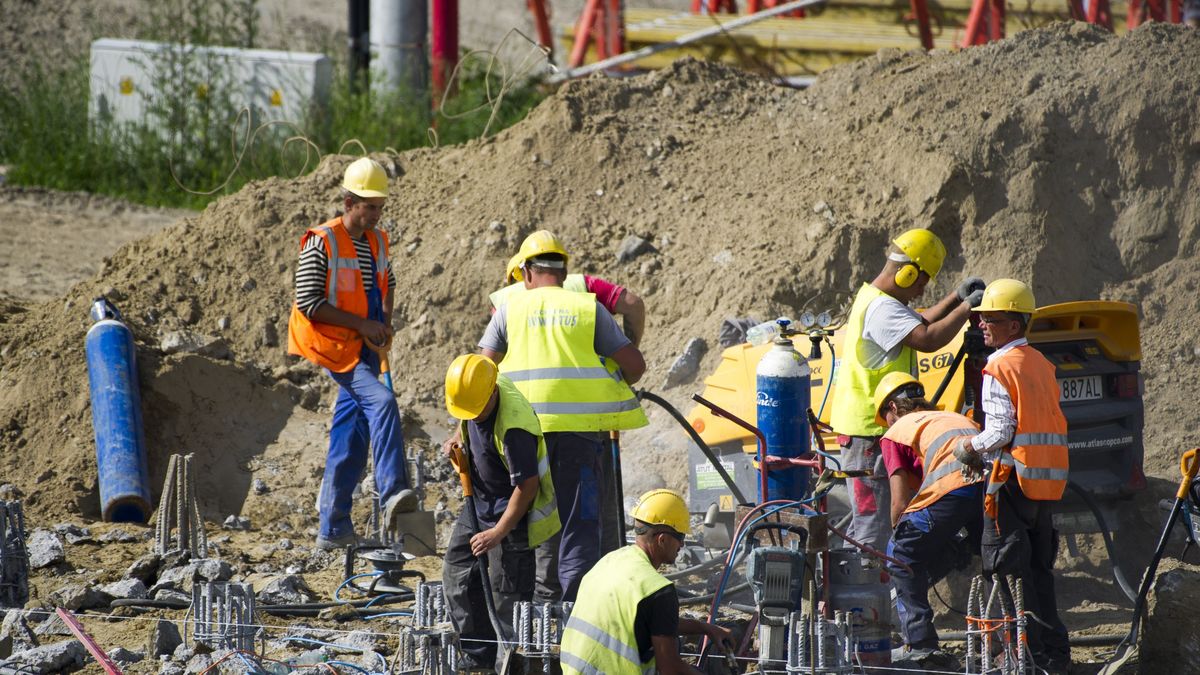 Koronawirus przyhamuje rozwój polskiej gospodarki.