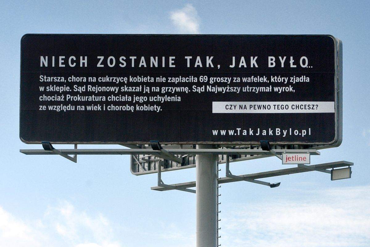 Błędy w kampanii Polskiej Fundacji Narodowej. Sąd dementuje treść jednego z billboardów