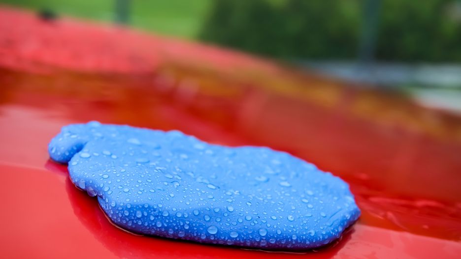 Samochodowa plastelina sprawi, że samochód będzie lśnić