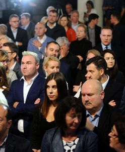 Smutek w sztabie Patryka Jakiego. Przegrana zaskoczyła polityków