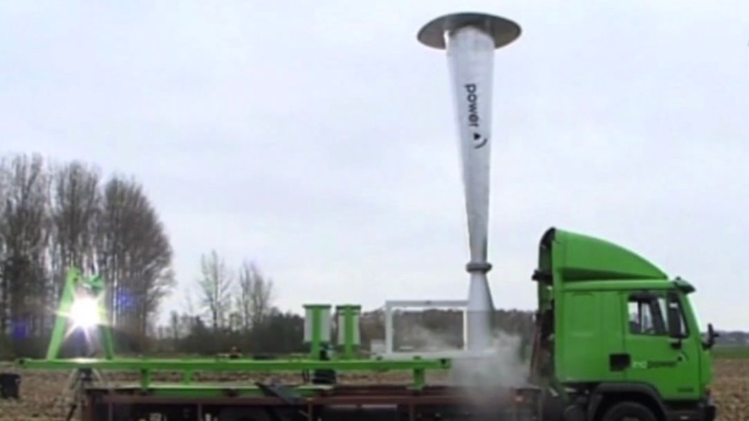 Działo antygradowe strzela falą uderzeniową powstałą po spalaniu acetonu. 