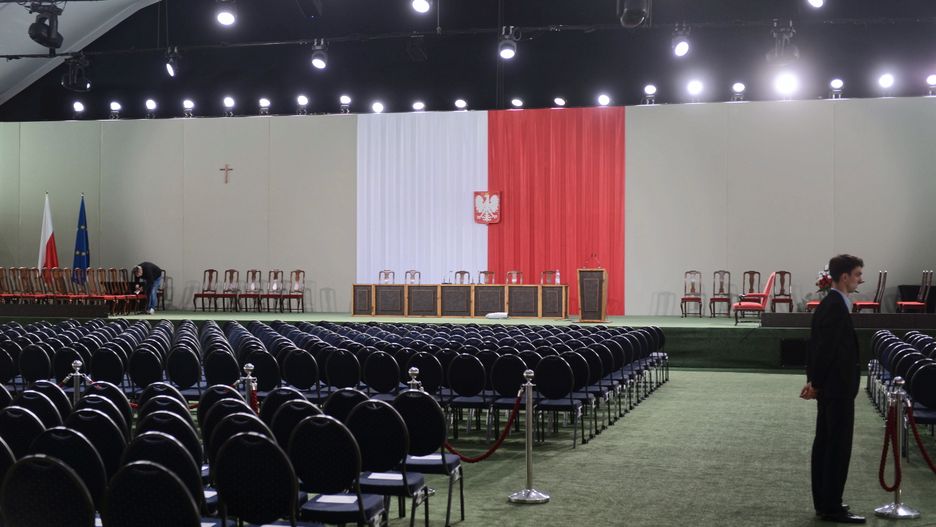 Wynajem i przygotowanie tego namiotu na obrady Zgromadzenia Narodowego kosztowało ponad milion złotych