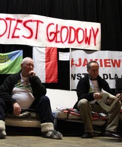 Mieszkańcy wznawiają głodówkę w Dobrzeniu Wielkim