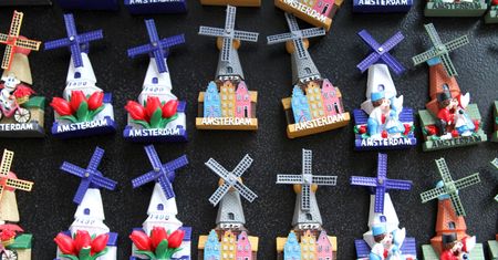 Białystok. Dziecko połknęło magnes z lodówki i w eskorcie policji jechało do szpitala