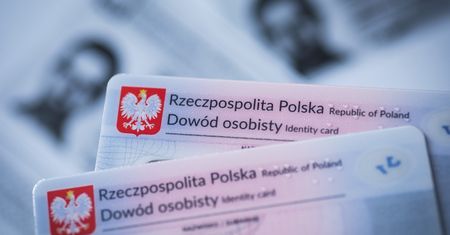 Milion dowodów do wymiany. Powoli przekonujemy się do robienia tego online