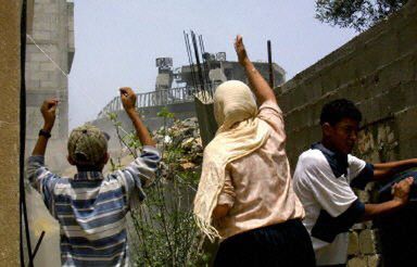 Izraelski ambasador: Palestyńczycy sami burzą swoje domy