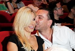 Doda w seksownej kreacji w teatrze