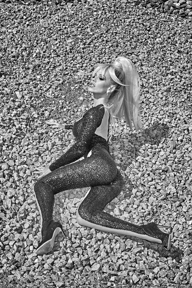 Niebezpieczna Doda w seksownej sesji. Dobra mina do złej gry?