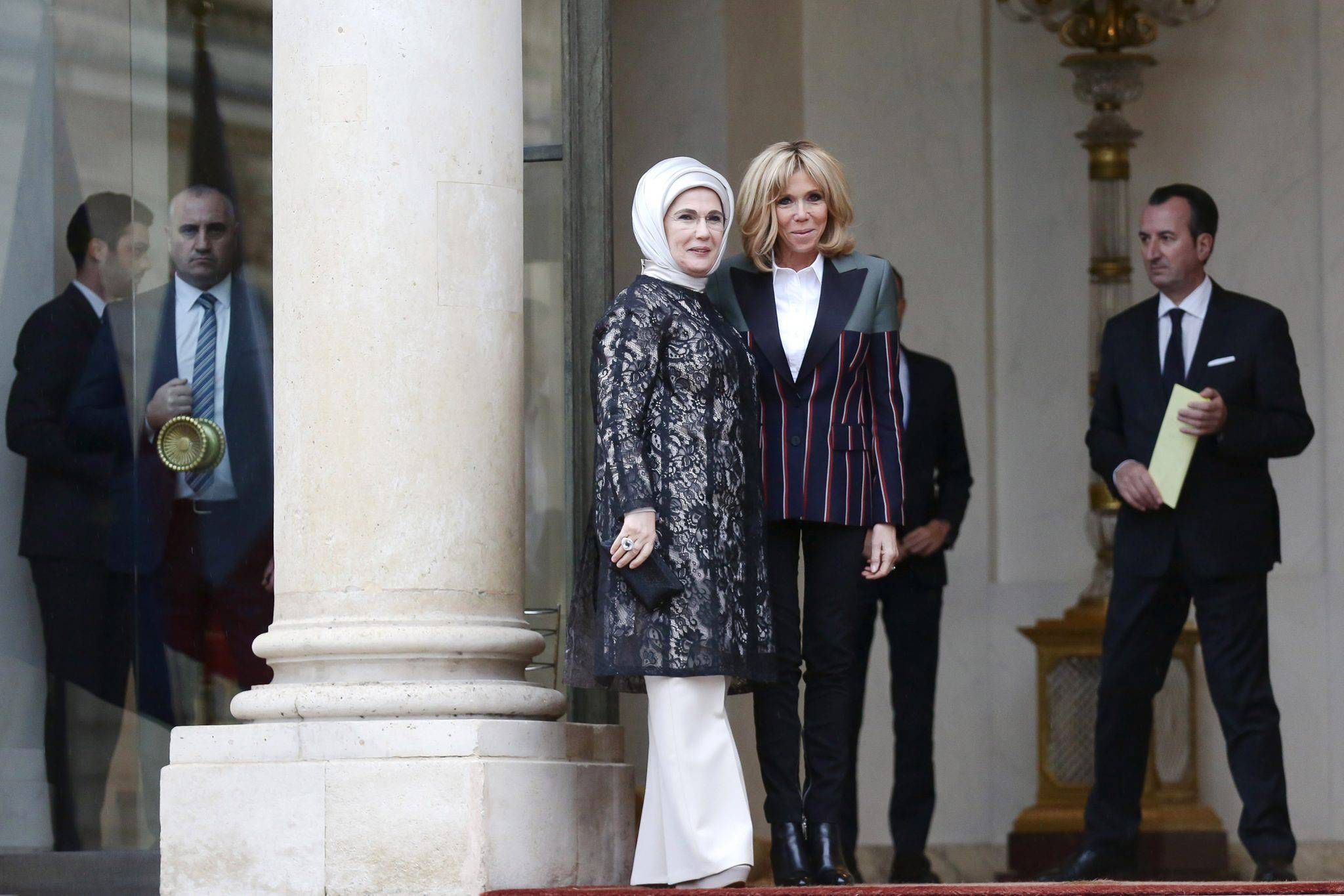 Brigitte Macron na spotkaniu z Ermine Erdogan w Pałacu Elizejskim
