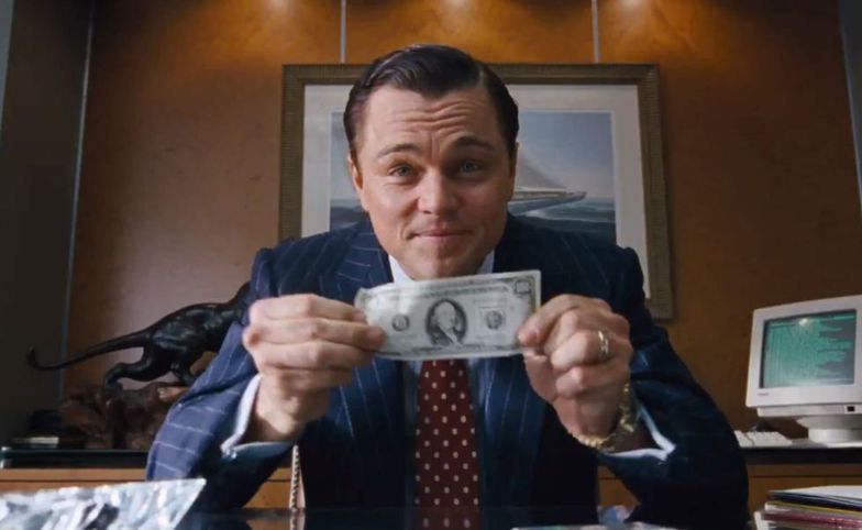 Leonardo diCaprio w filmie "Wilk z Wall Street".