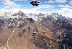 Everest Skydive - skok z Dachu Ziemi