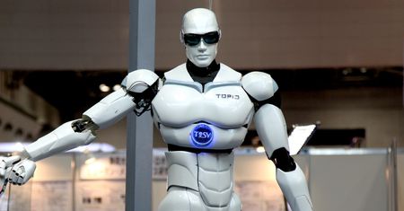 Cztery na 10 miejsc pracy zajmą roboty. Niektóre zawody całkiem znikną