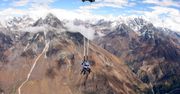 Everest Skydive - skok z Dachu Ziemi