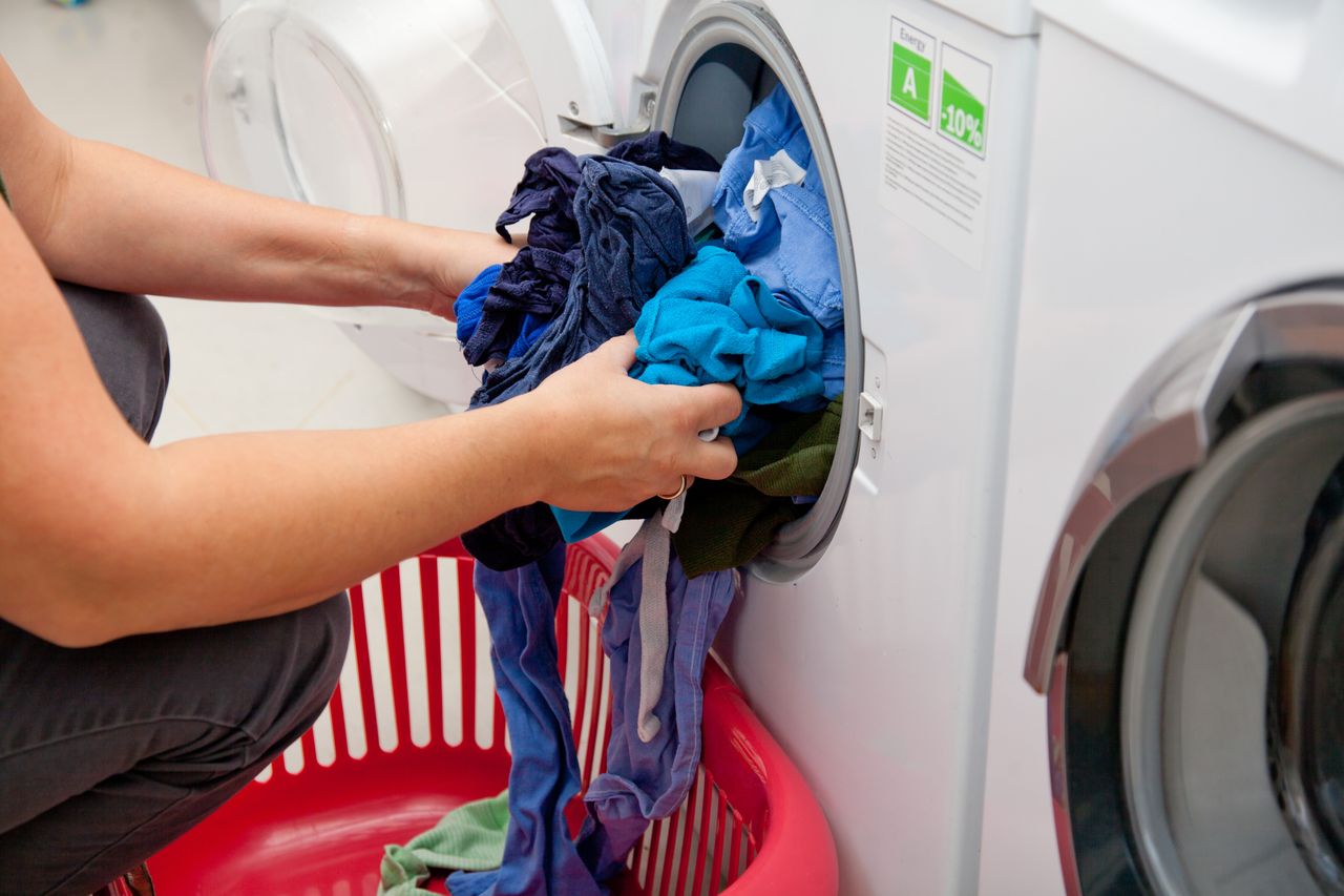 Jak dbać o pralkę? Najważniejsze zasady dotyczące użytkowania sprzętu AGD