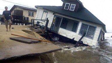 Pólnocna Karolina, jeden z domów, zniszczonych przez huragan Isabel