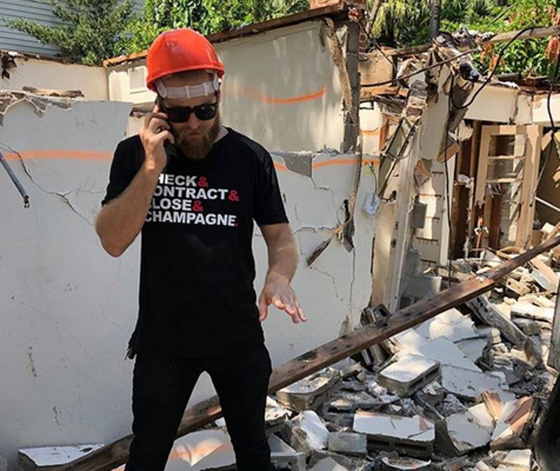 Justin Stamper na planie "Nowego życia starych domów"