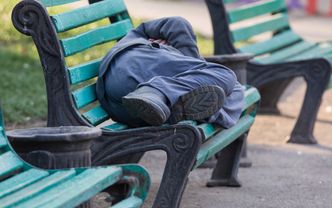 Bezdomni w sieci "rejonizacji". Gminy mogą ich odsyłać do miejsca ostatniego zameldowania