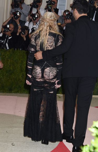 May 2, 2016 New York City, CA
Madonna
MET Gala 2016 
Costume Institute Benefit at The Met Celebrates opening of "Manus x Machina: Fashion in an Age of Technology" Exhibition
held at the Metropolitan Museum of Art
©Arroyo-OConnor/AFF-USA.com