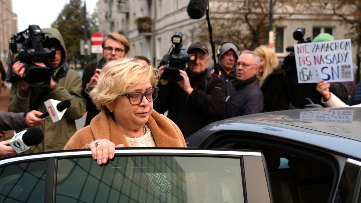 Krytykę ze strony Brukseli w kontekście łamania praworządności wywołały m.in. polskie przepisy dotyczące Sądu Najwyższego i jego I prezes Małgorzaty Gersdorf (na zdjęciu)