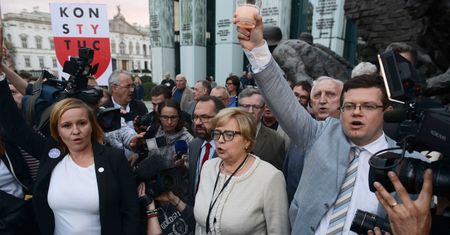 Małgorzata Gersdorf w Sądzie Najwyższym. Protest w Warszawie
