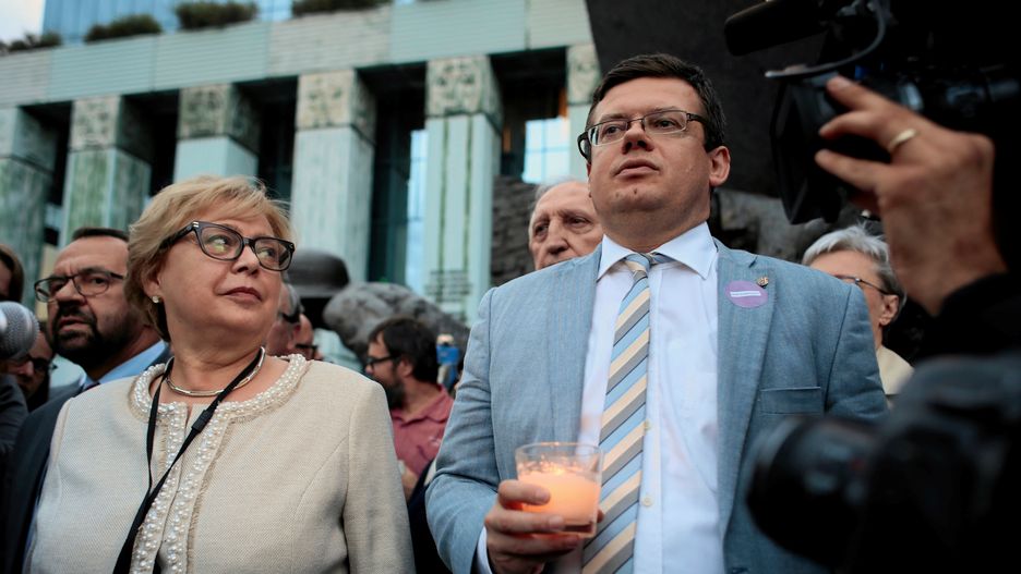 Prezes SN Małgorzata Gersdorf i prezes stowarzyszenia "Iustitia" Krystian Markiewicz podczas protestu na początku lipca