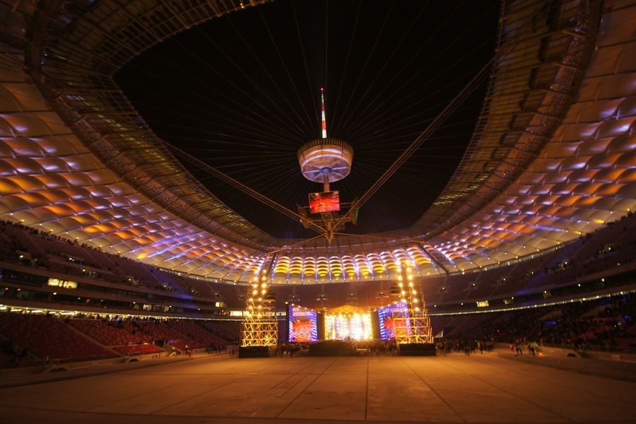 Pokaz możliwości oświetlenia Stadionu Narodowego (wideo)